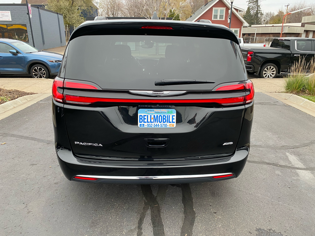 2022 Chrysler Pacifica Touring photo 3