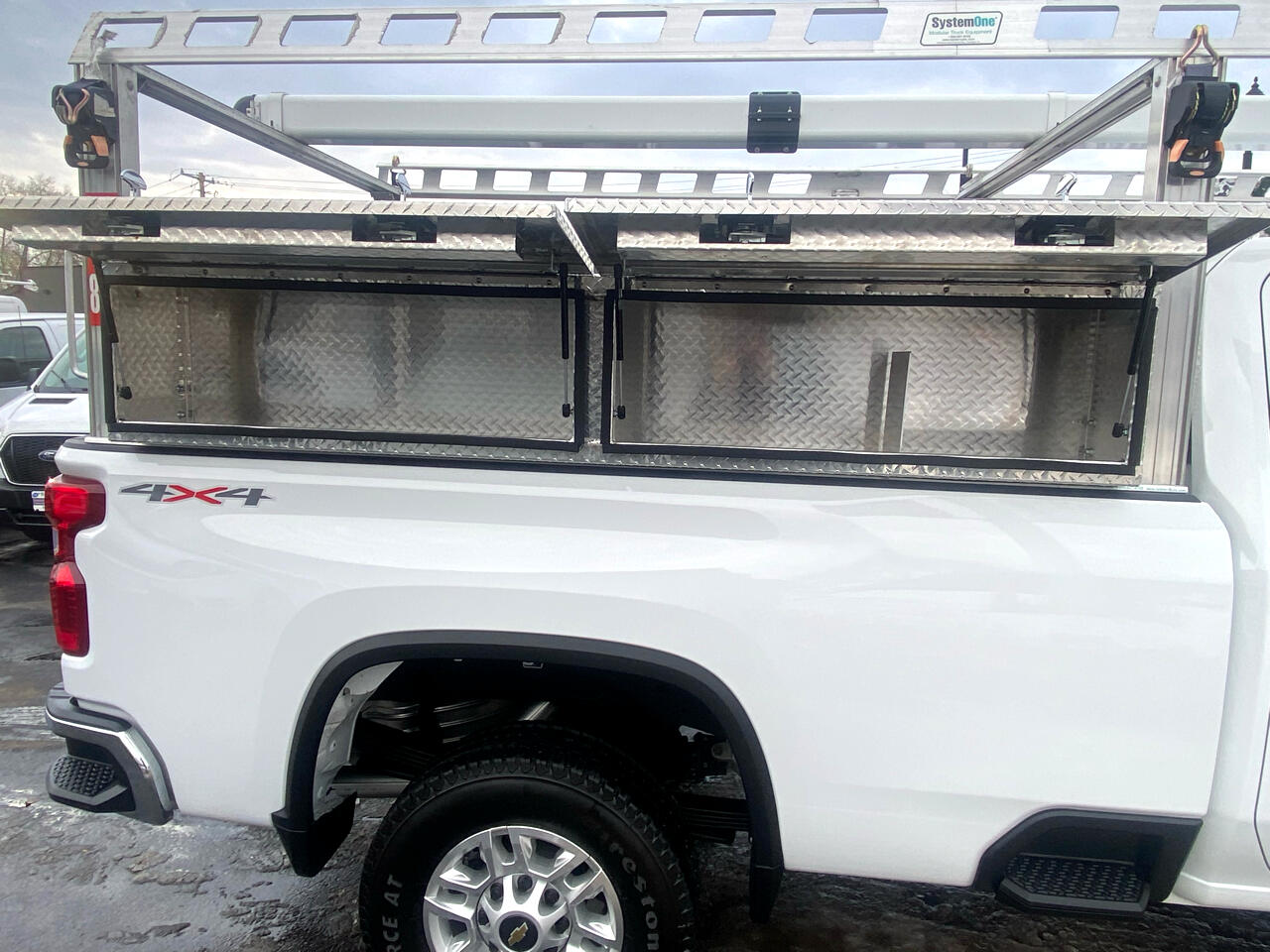 Chevrolet Silverado 2500HD 4WD Crew Cab 172" Work Truck 2025