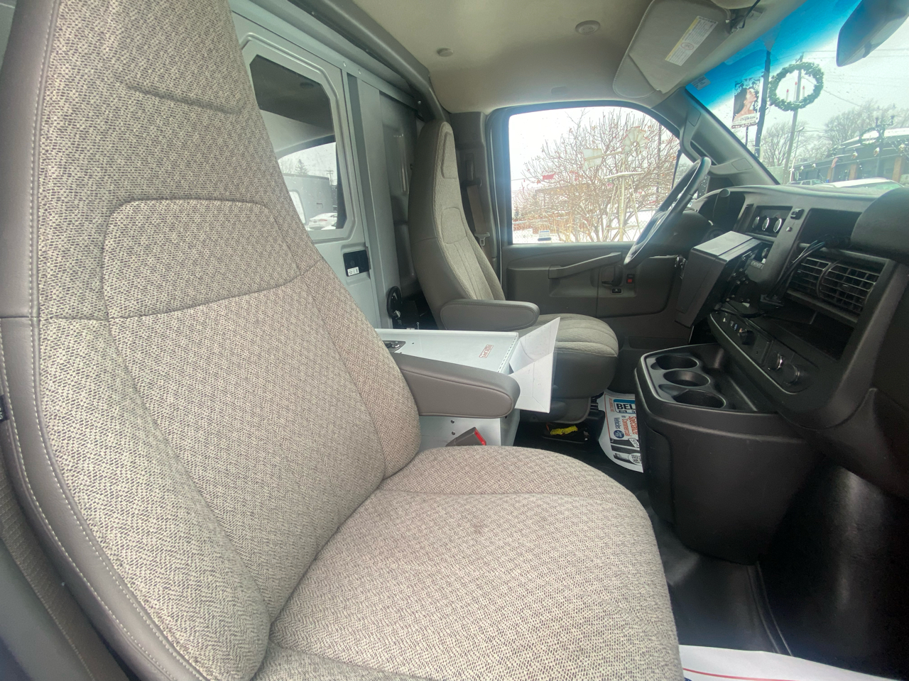 Chevrolet Express Commercial Cutaway 3500 Van 139" 2021