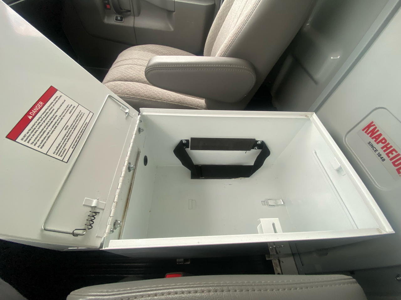 Chevrolet Express Commercial Cutaway 3500 Van 139" 2021