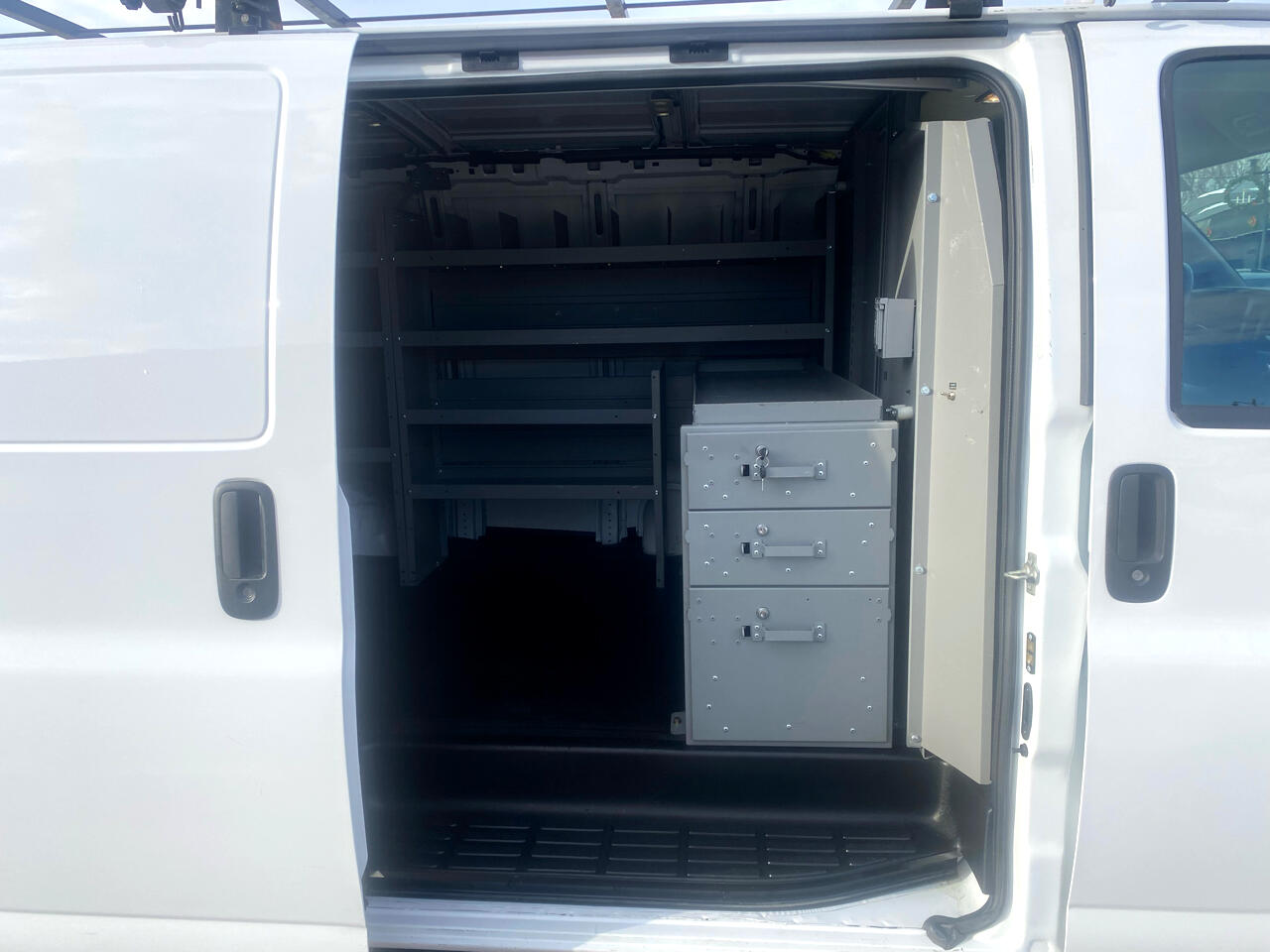 Chevrolet Express Cargo Van RWD 3500 135" 2022