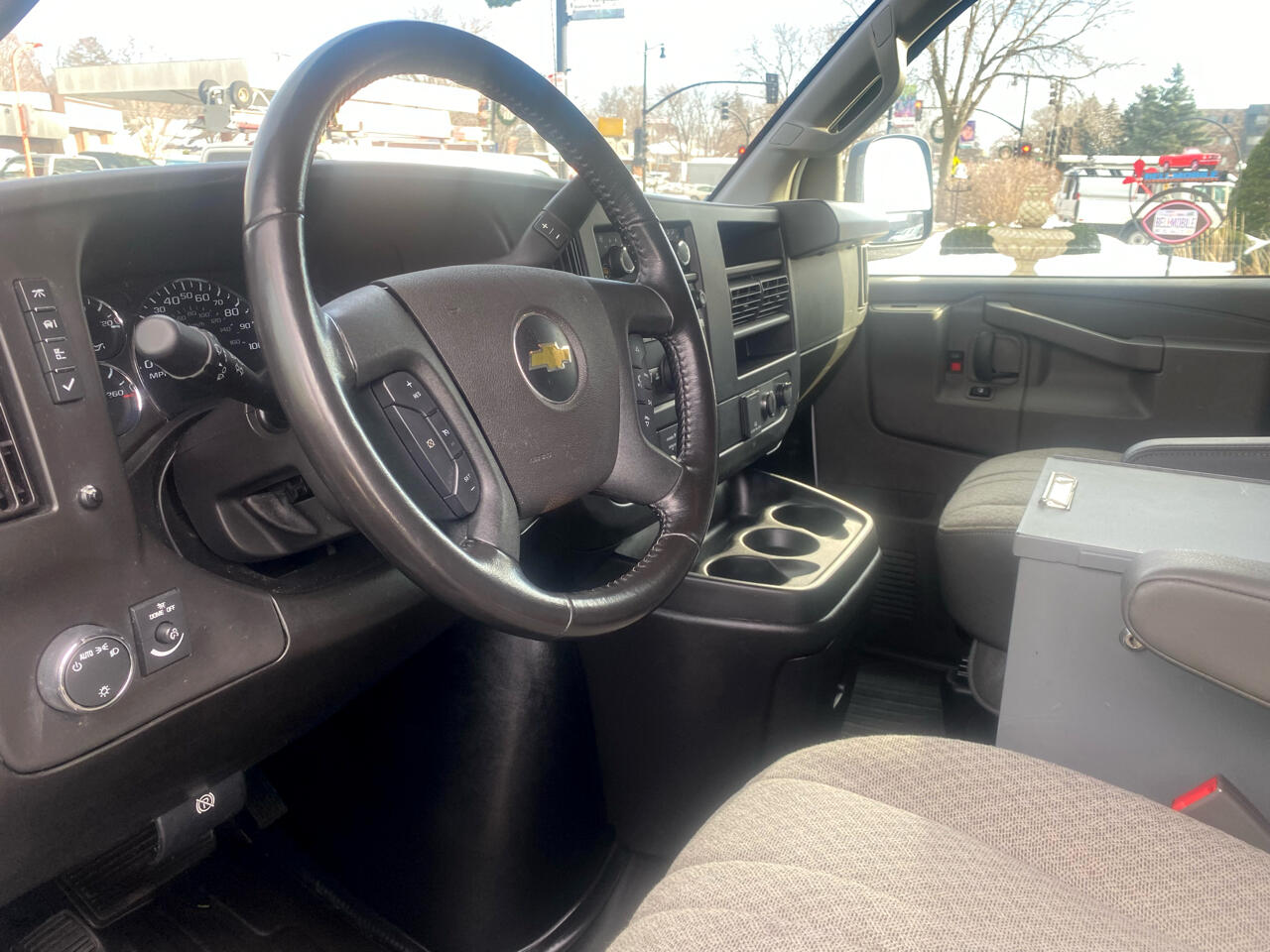 Chevrolet Express Cargo Van RWD 3500 135" 2022