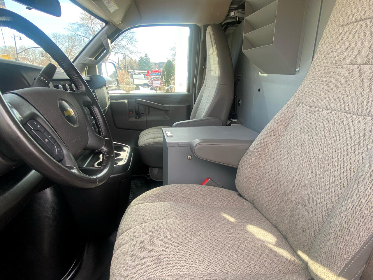 Chevrolet Express Cargo Van RWD 3500 135" 2022