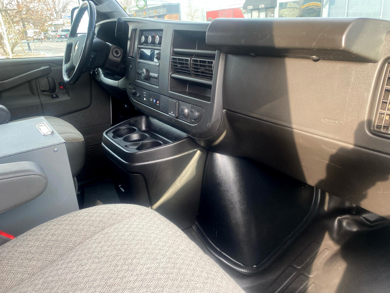 Chevrolet Express Cargo Van RWD 3500 135" 2022