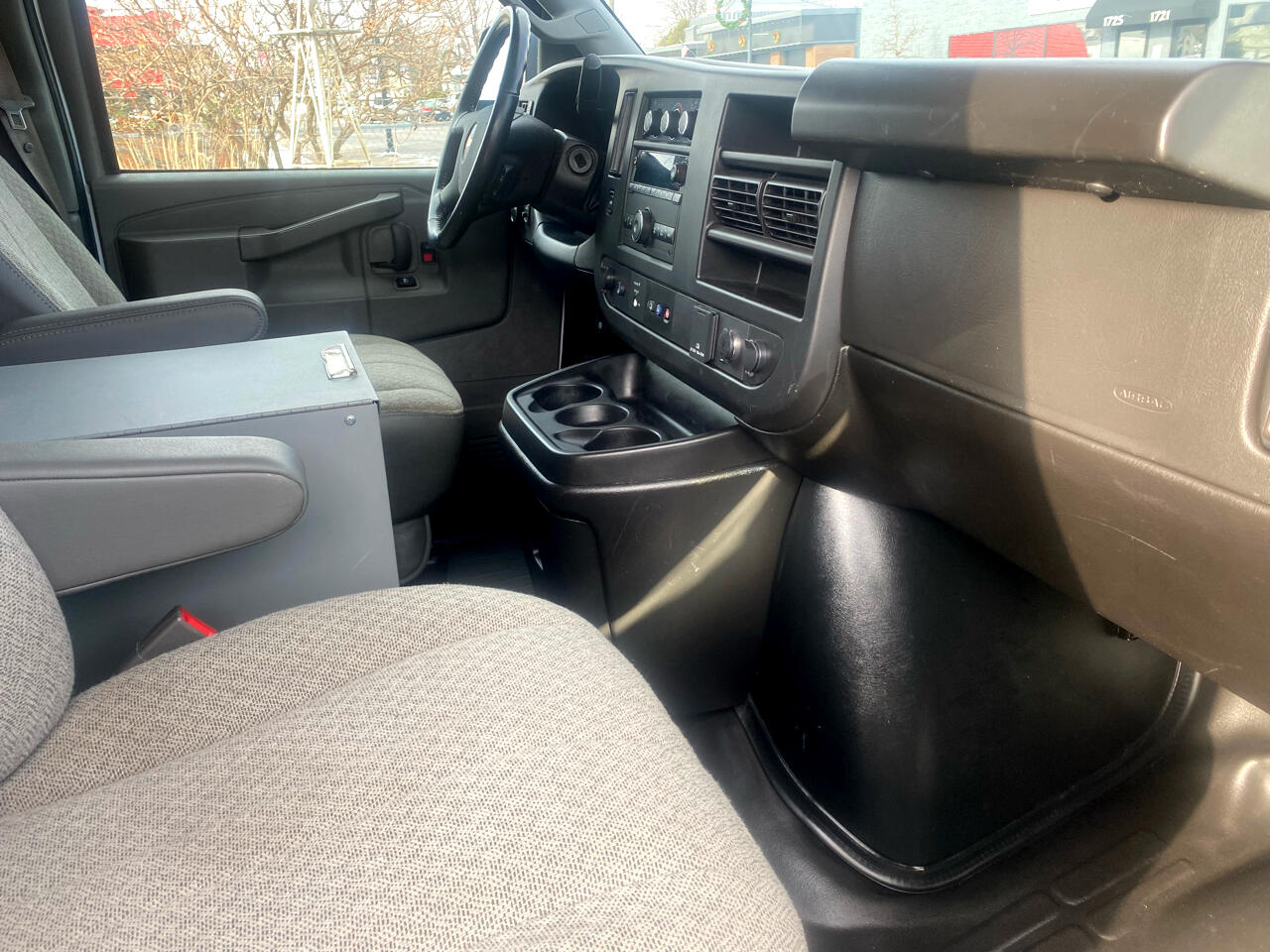 Chevrolet Express Cargo Van RWD 3500 135" 2022