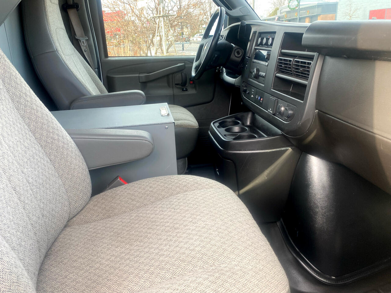 Chevrolet Express Cargo Van RWD 3500 135" 2022