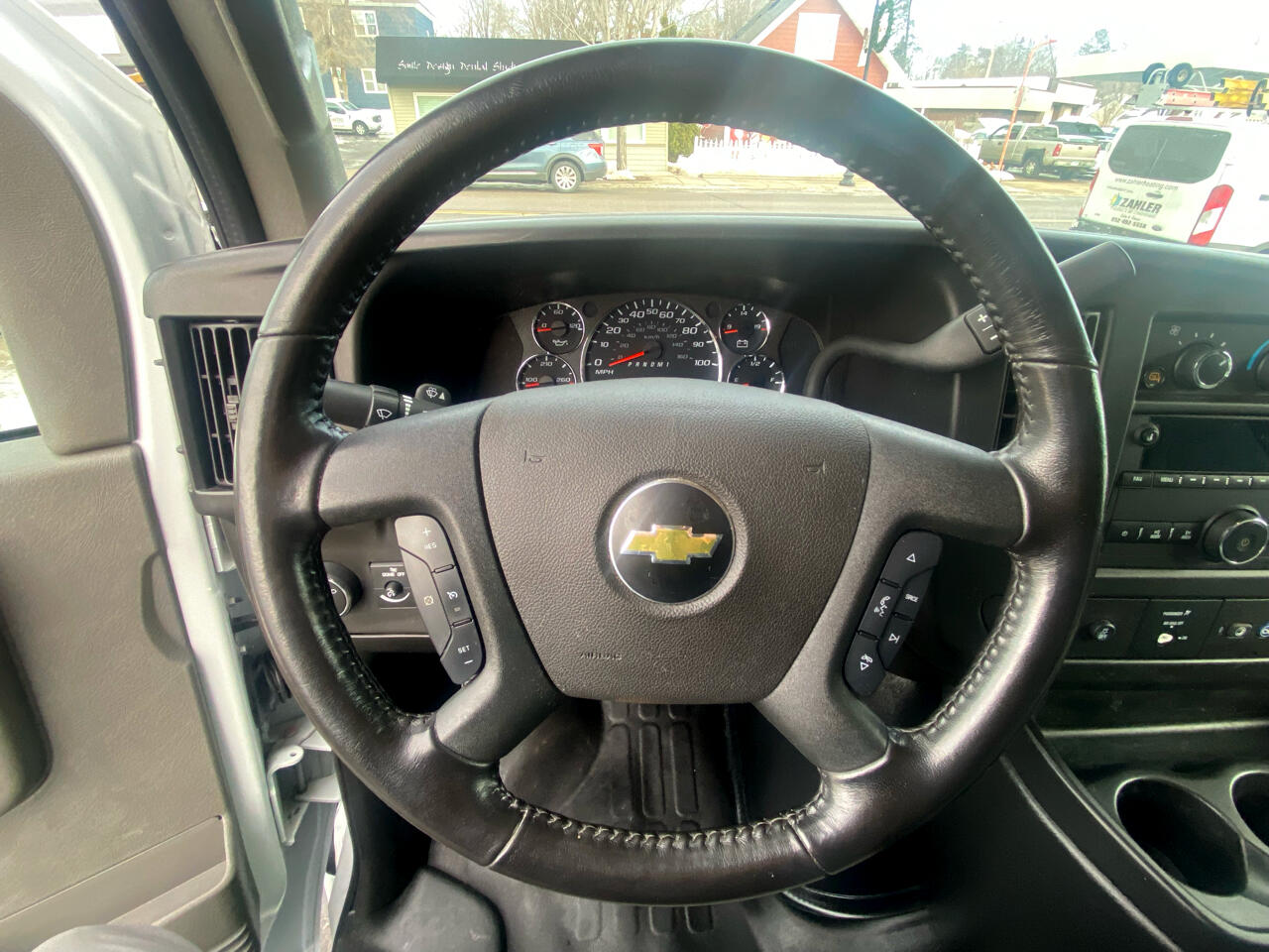 Chevrolet Express Cargo Van RWD 3500 135" 2022