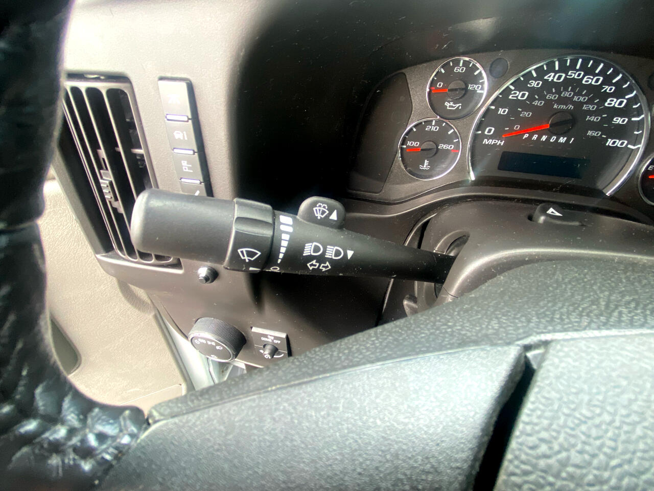 Chevrolet Express Cargo Van RWD 3500 135" 2022