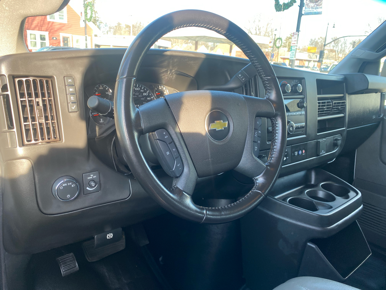 Chevrolet Express Cargo Van RWD 2500 135" 2021