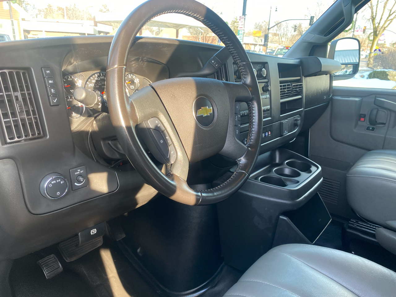 Chevrolet Express Cargo Van RWD 2500 135" 2021