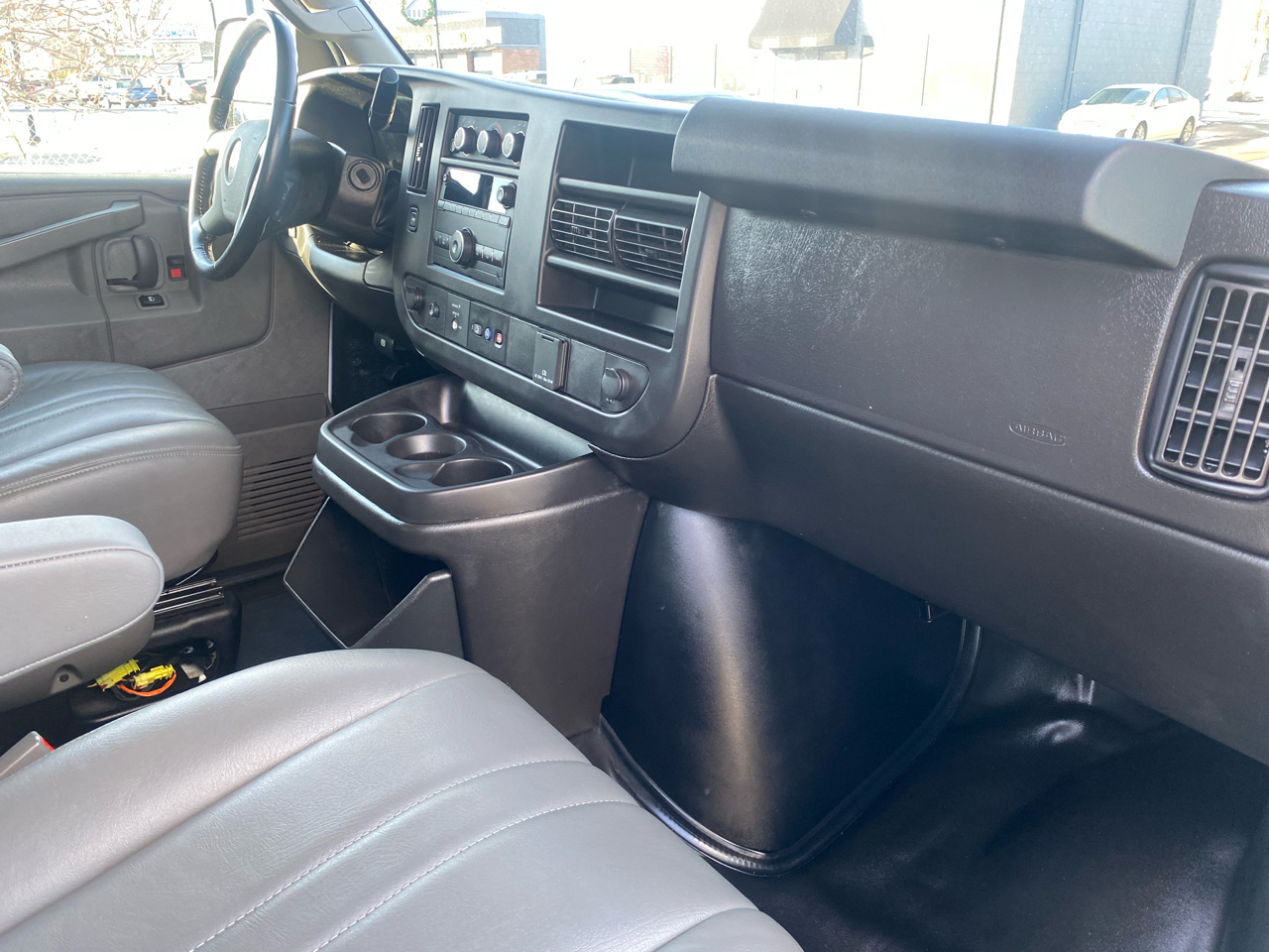 Chevrolet Express Cargo Van RWD 2500 135" 2021