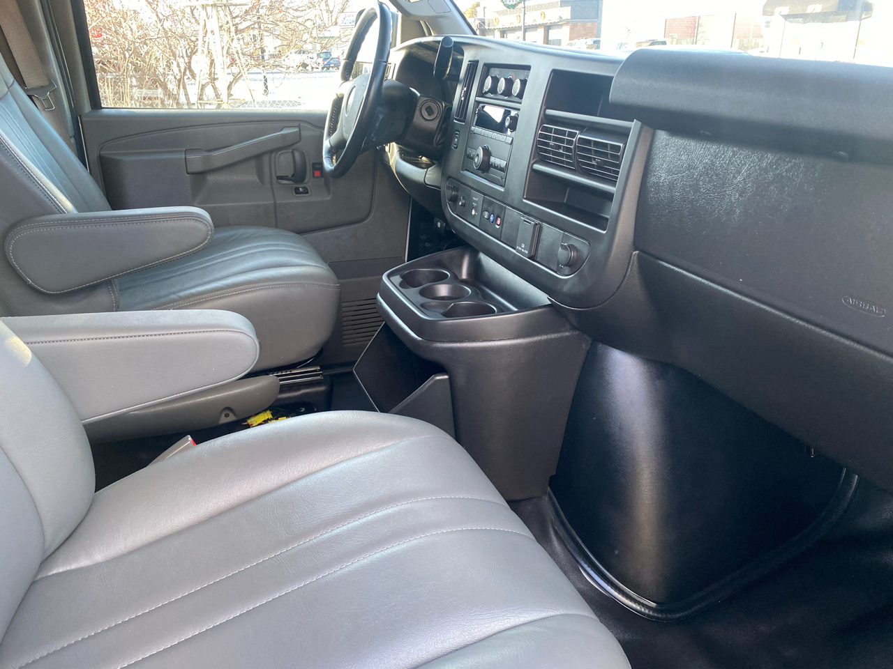 Chevrolet Express Cargo Van RWD 2500 135" 2021