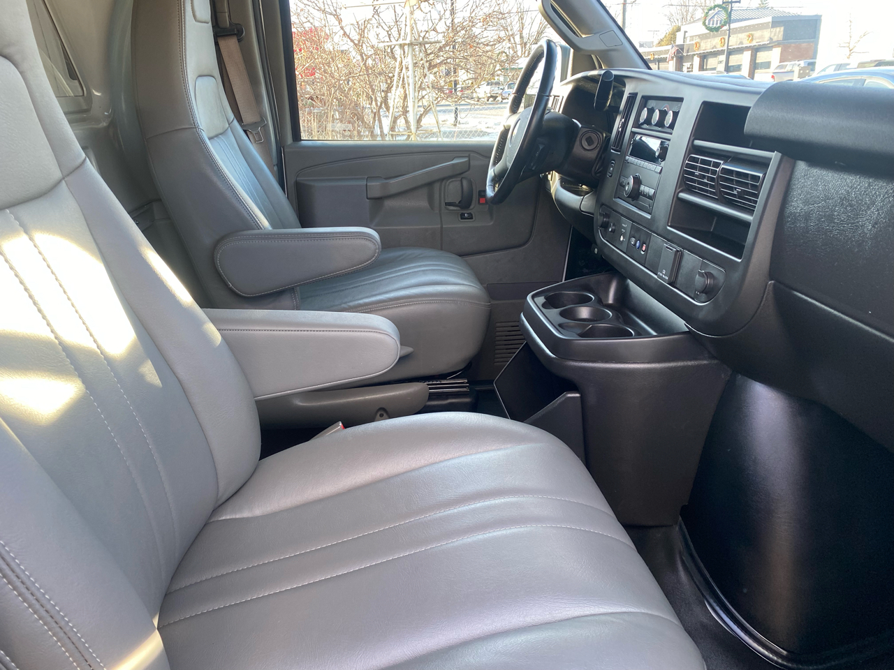 Chevrolet Express Cargo Van RWD 2500 135" 2021