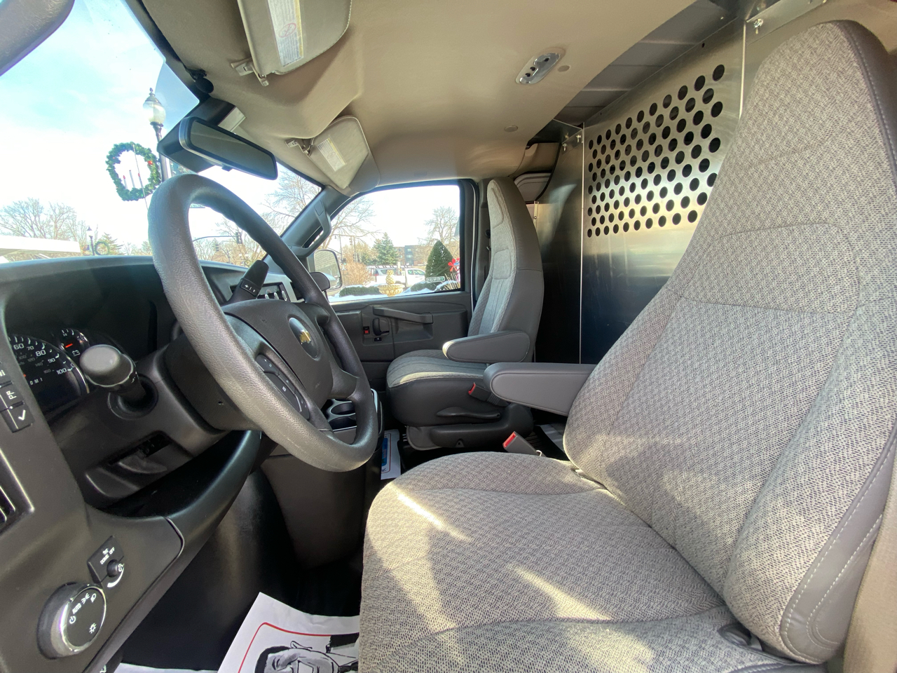 Chevrolet Express Cargo Van RWD 2500 155" 2025