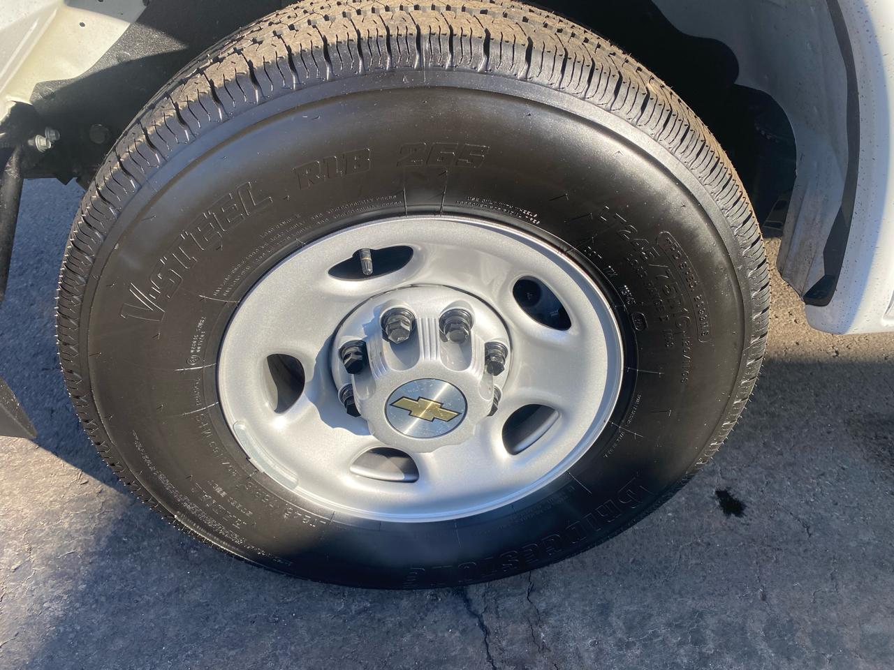 Chevrolet Express Cargo Van 2500 155" WB RWD 2025