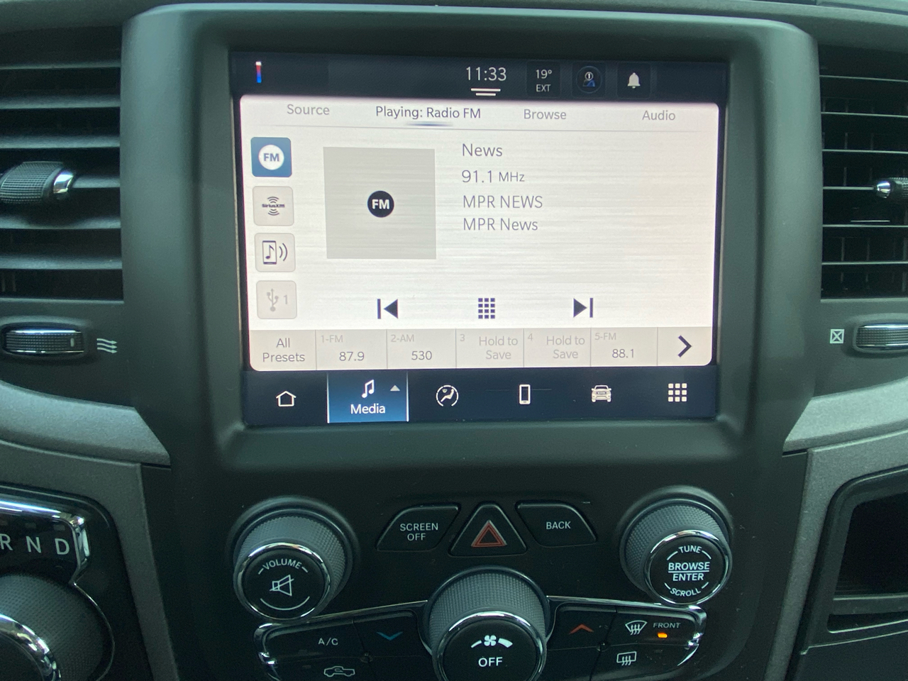 RAM 1500 Classic Tradesman 4x4 Reg Cab 8' Box 2023