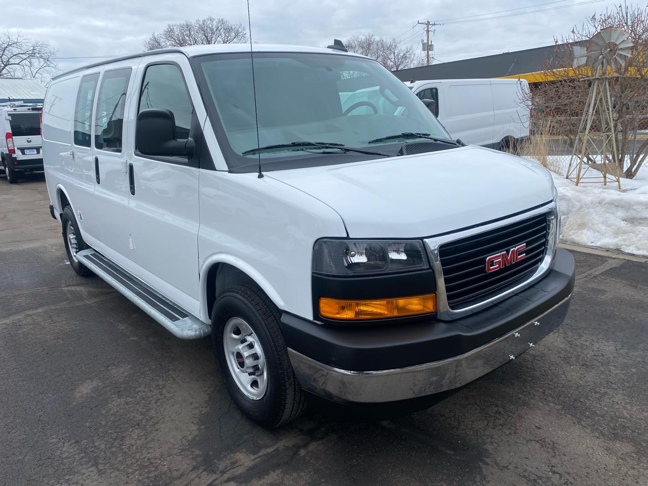 GMC Savana Cargo Van RWD 2500 135" 2024