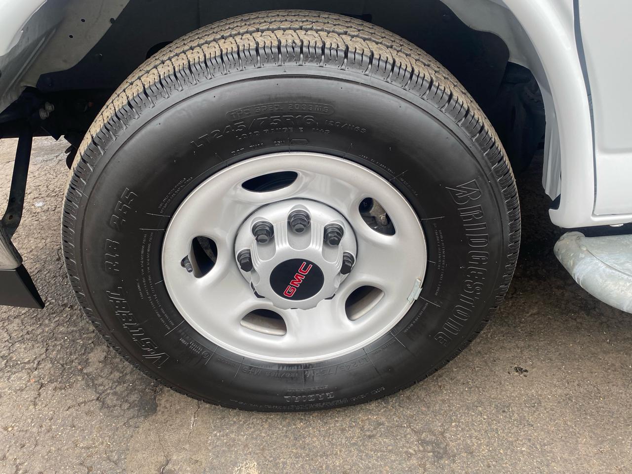 GMC Savana Cargo Van RWD 2500 135" 2024