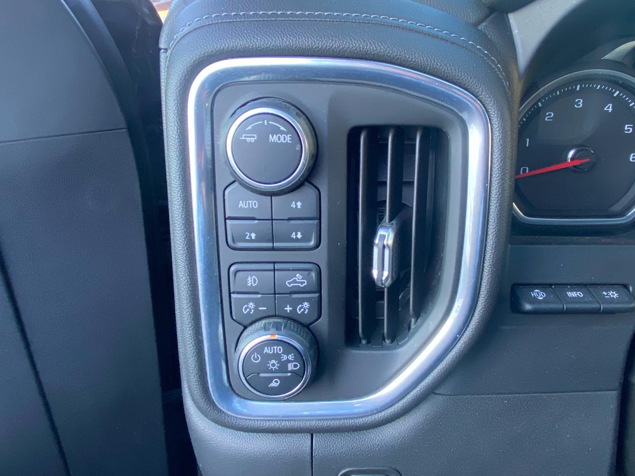 Chevrolet Silverado 1500 4WD Crew Cab 147" High Country 2021