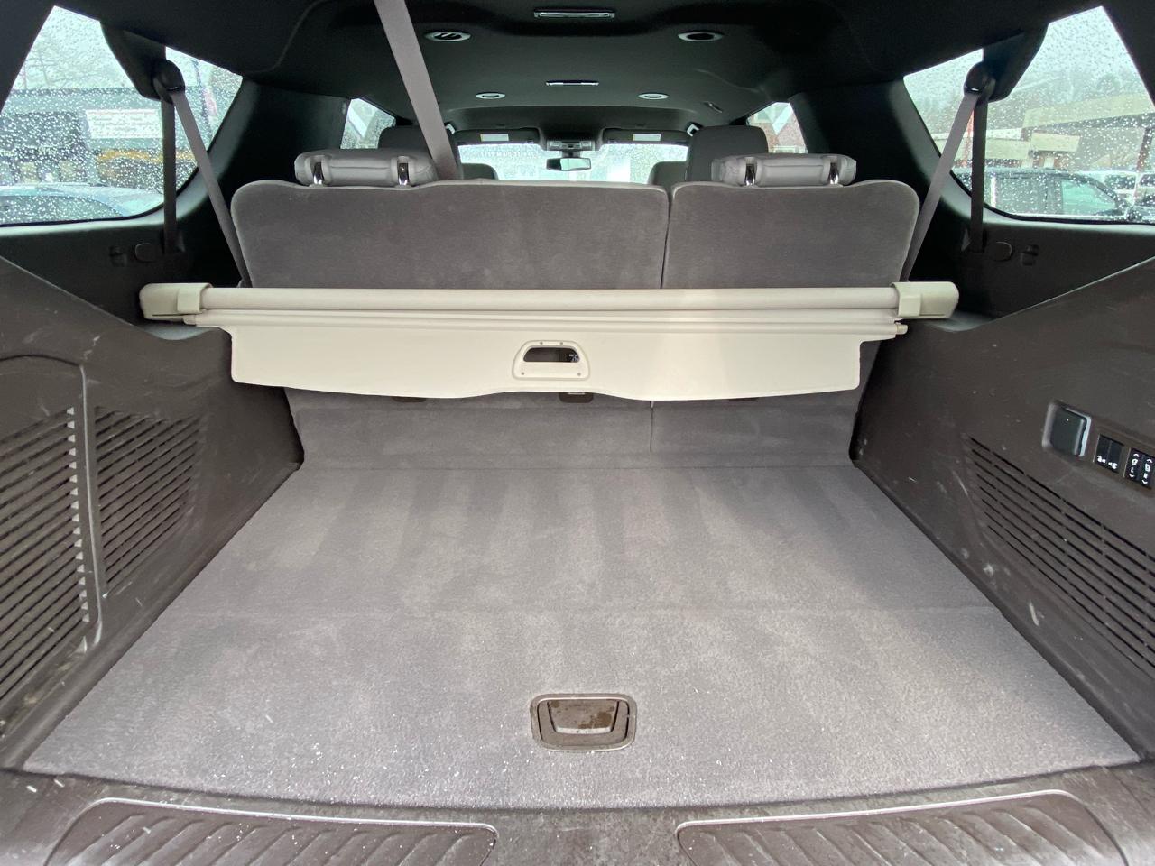 Chevrolet Suburban 4WD 4dr 1500 LT 2022