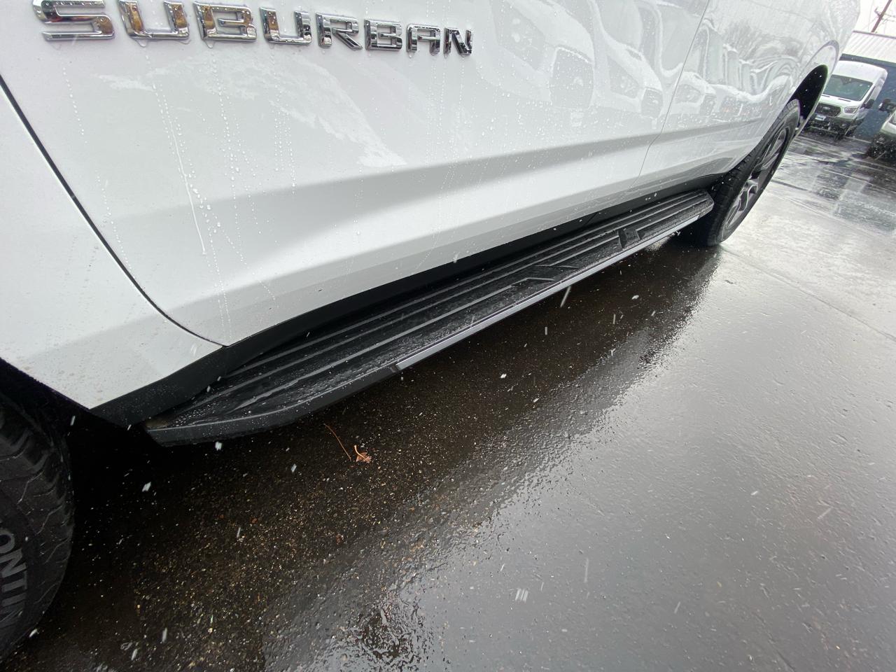 Chevrolet Suburban 4WD 4dr 1500 LT 2022