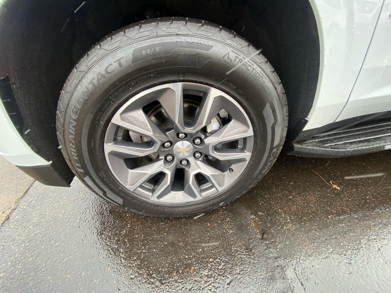 Chevrolet Suburban 4WD 4dr 1500 LT 2022