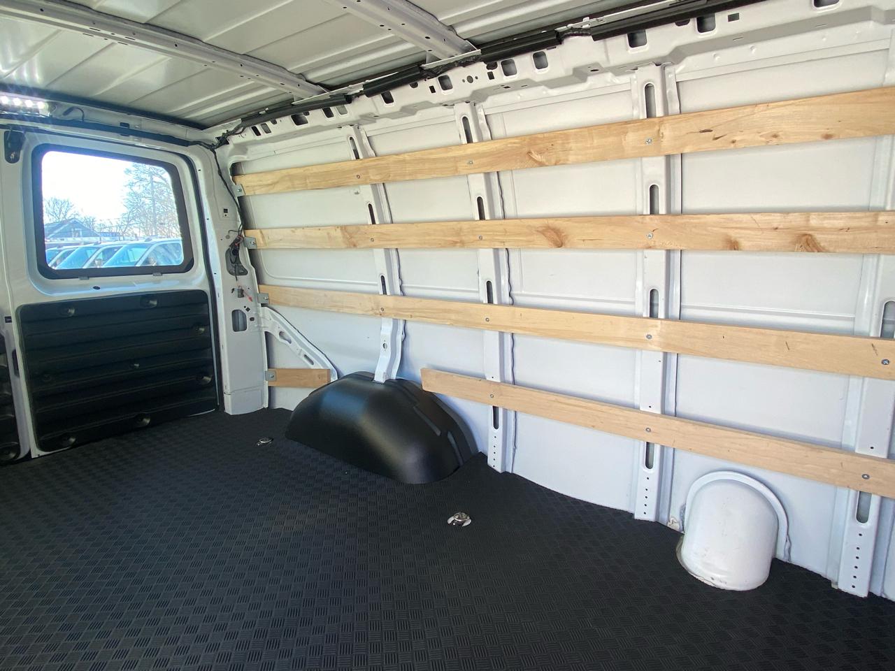 GMC Savana Cargo Van  2024