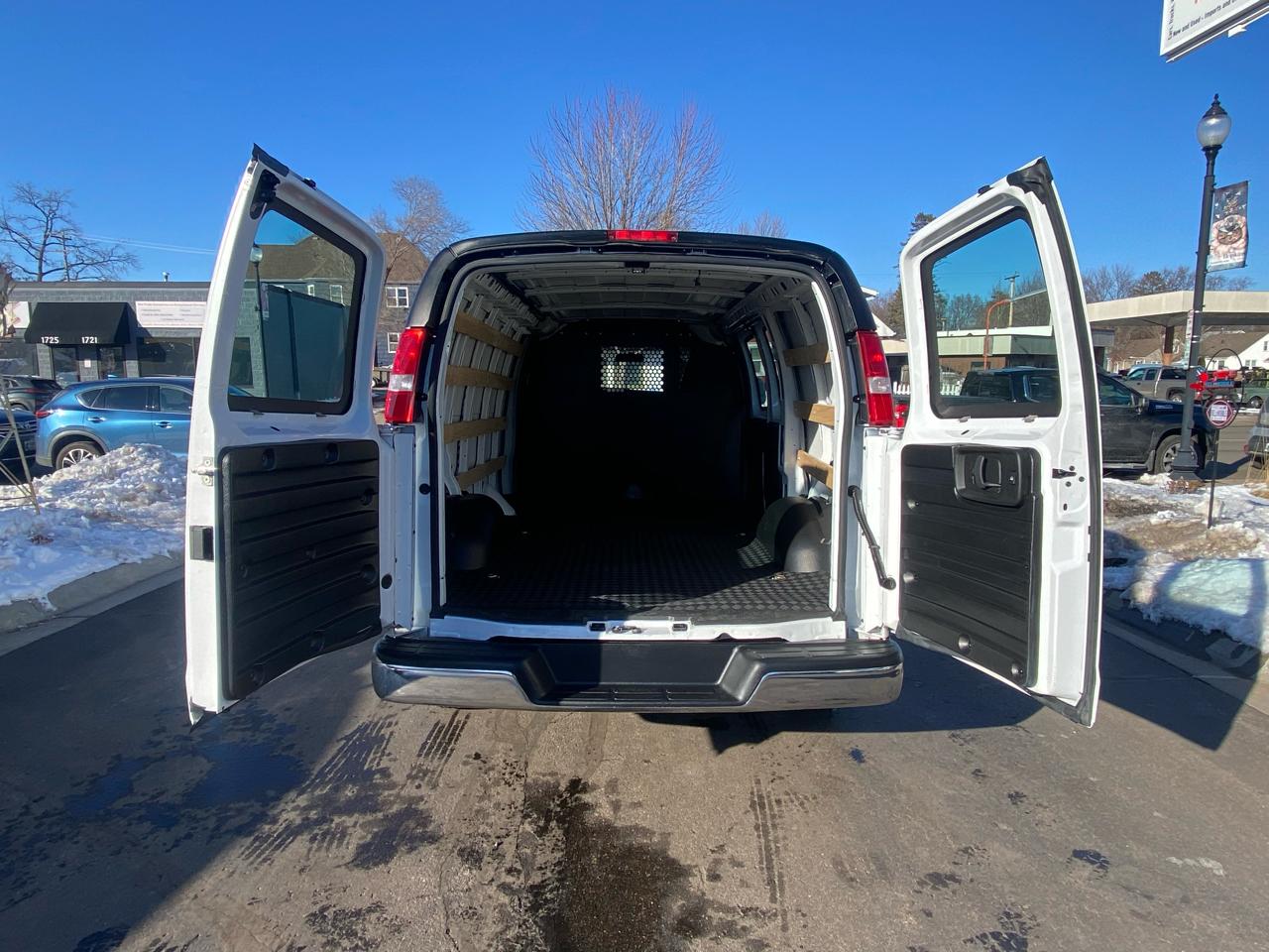 GMC Savana Cargo Van  2024