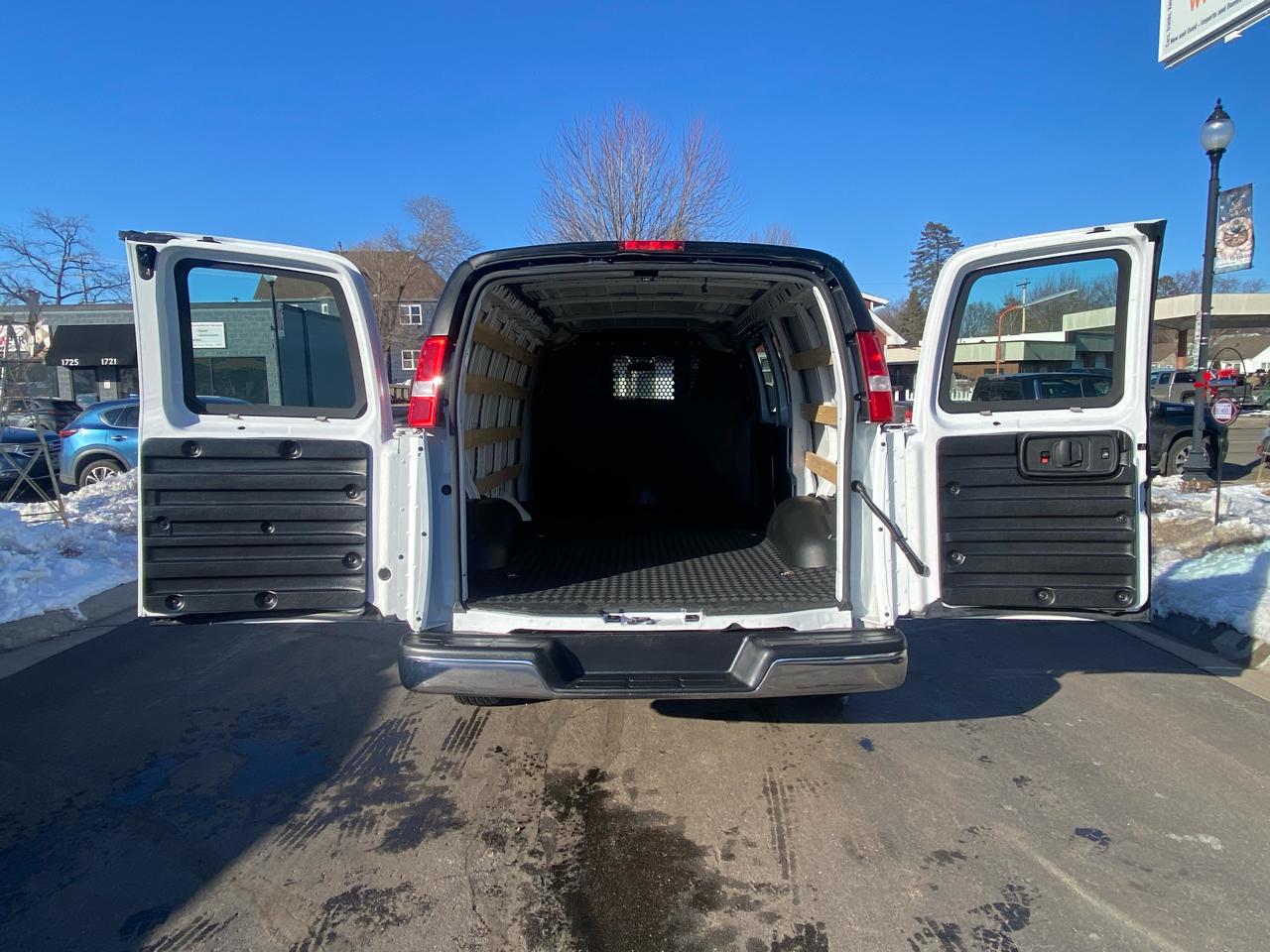 GMC Savana Cargo Van  2024