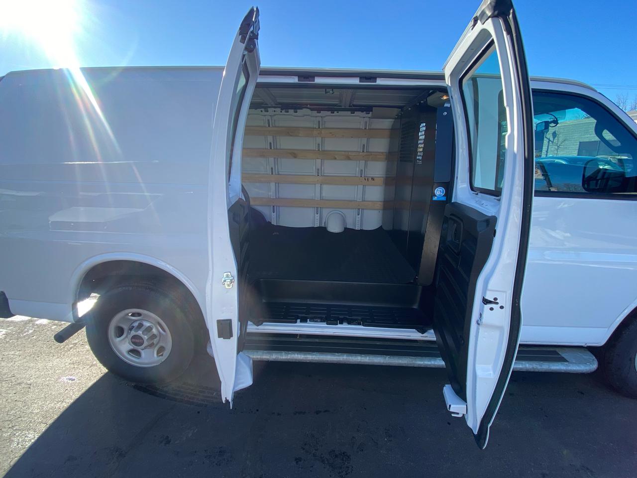 GMC Savana Cargo Van  2024