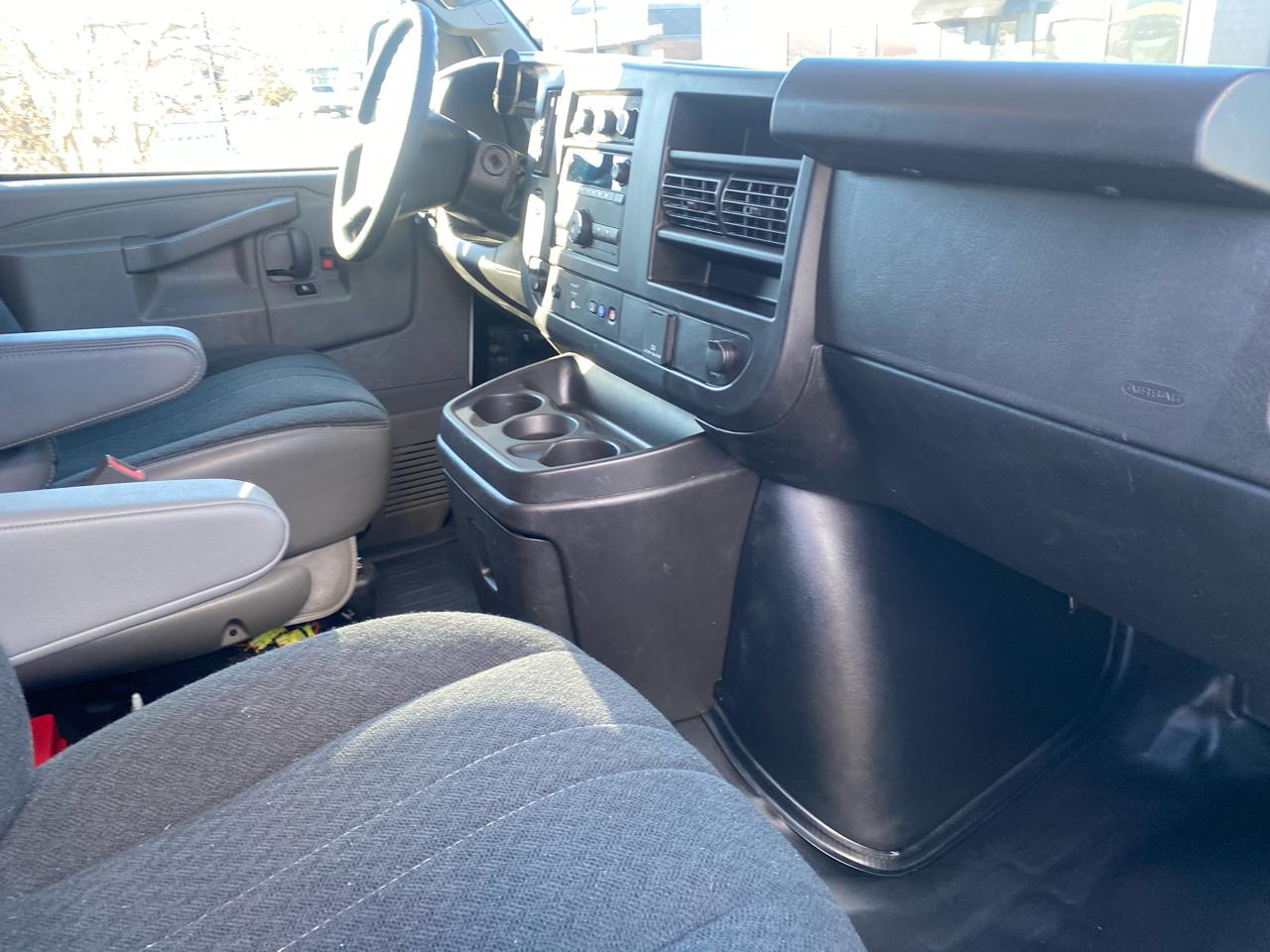 GMC Savana Cargo Van  2024