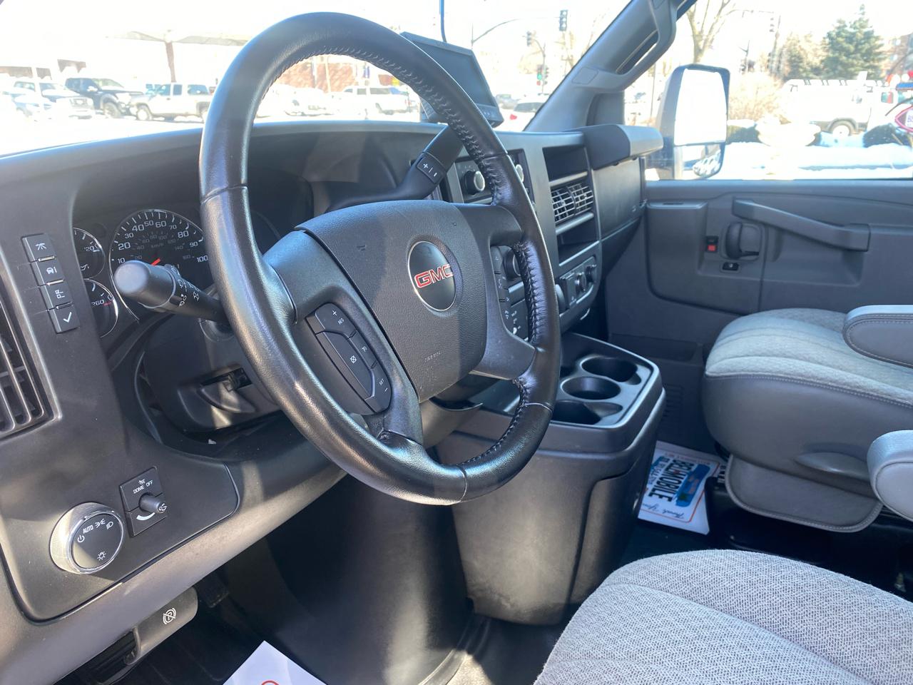 GMC Savana Commercial Cutaway 3500 Van 159" 2021