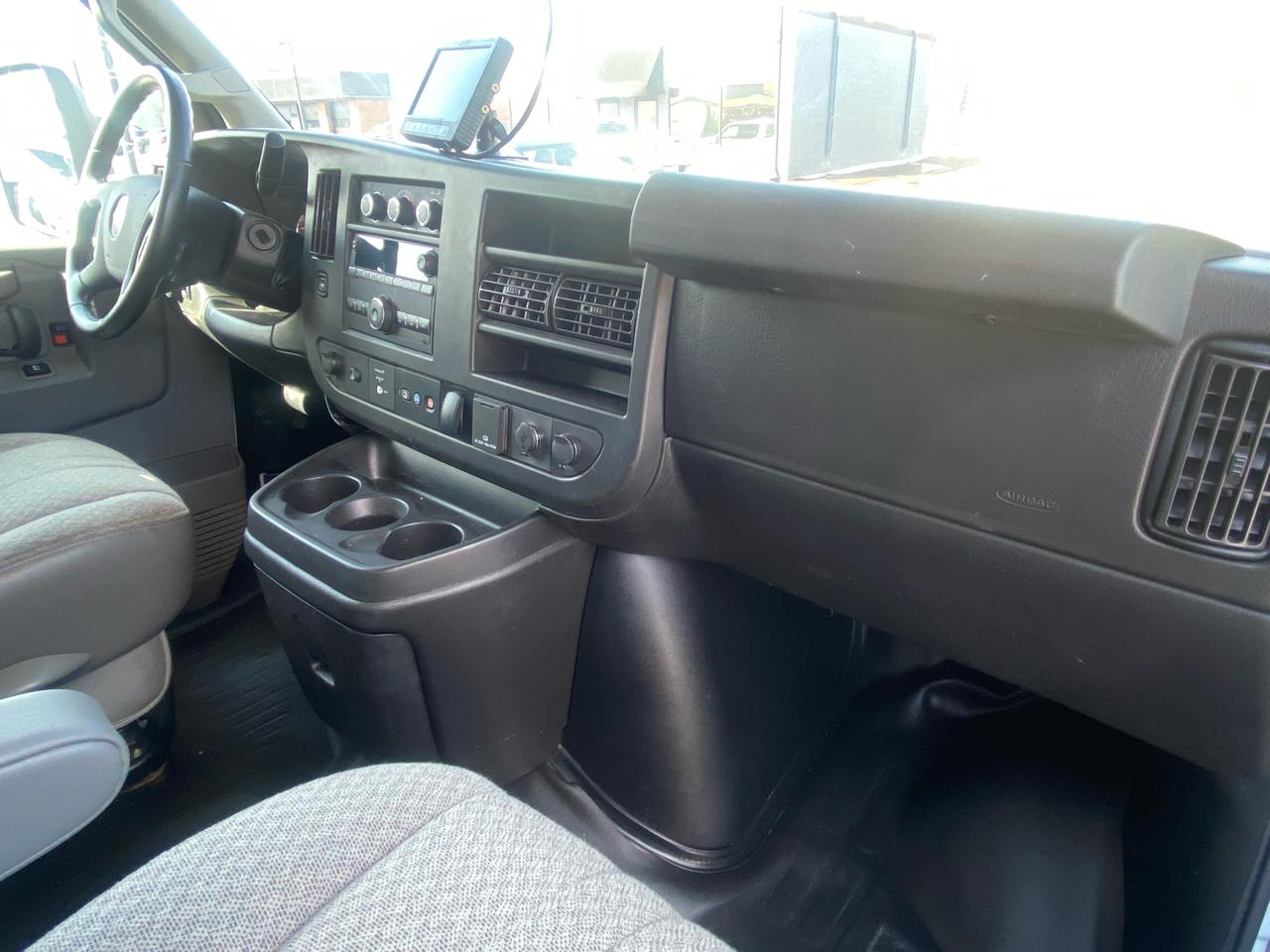 GMC Savana Cutaway  2021