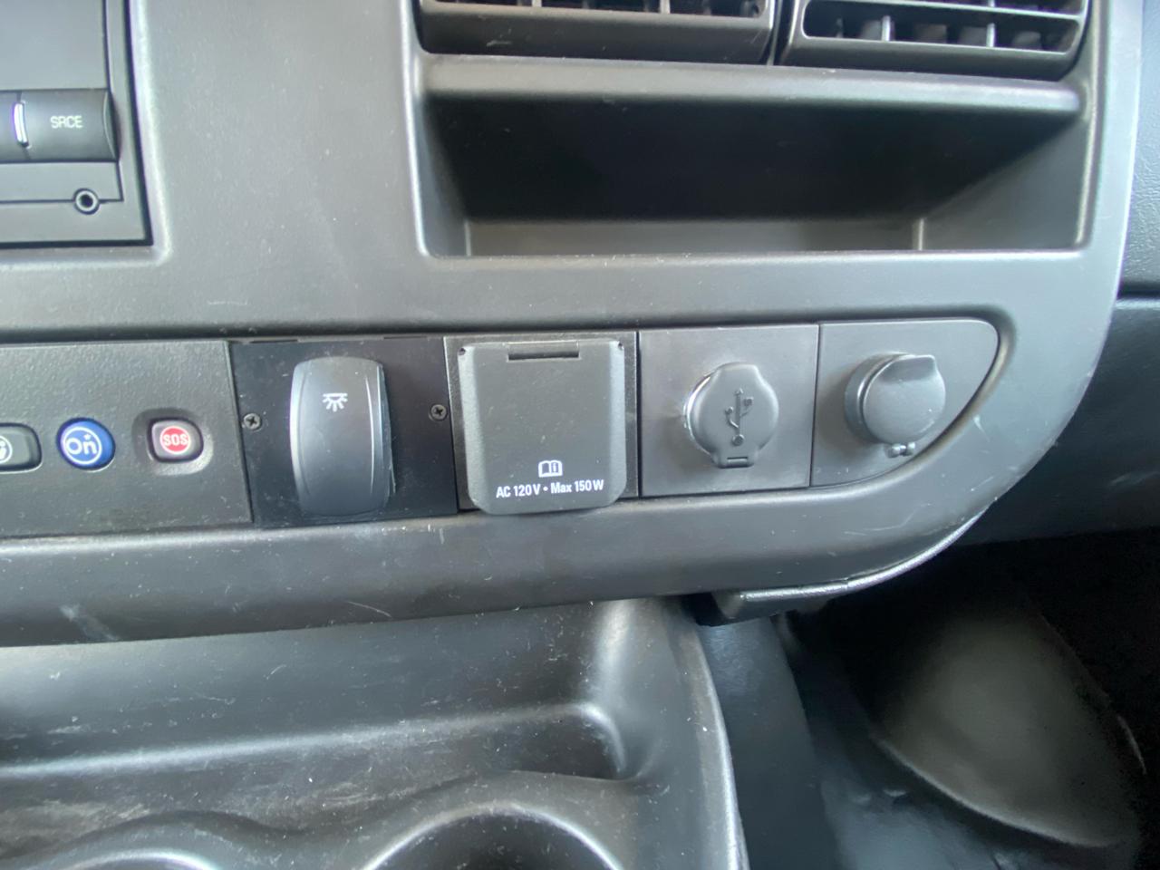 GMC Savana Cutaway  2021