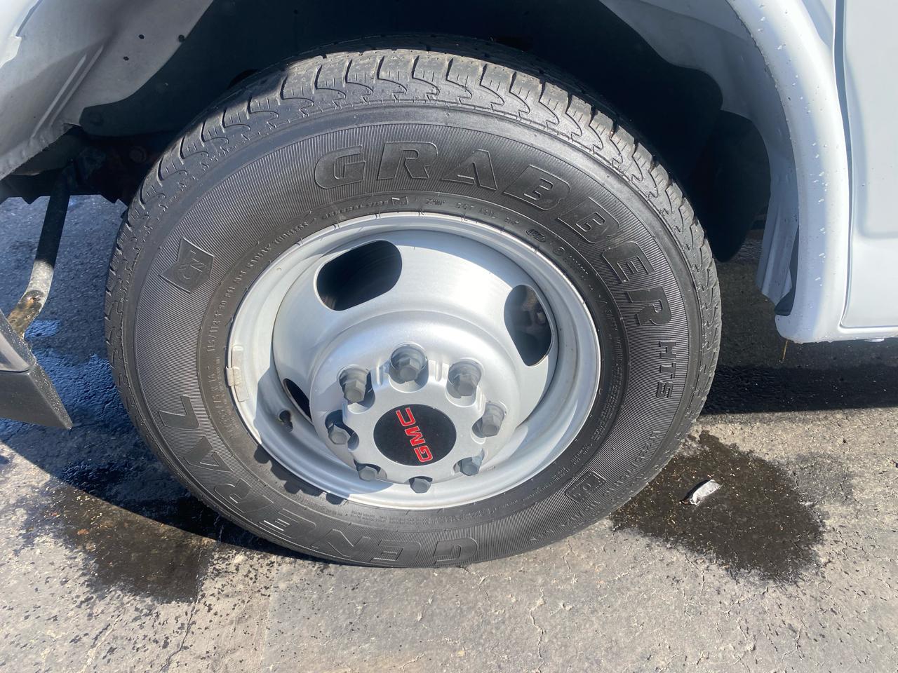 GMC Savana Cutaway  2021