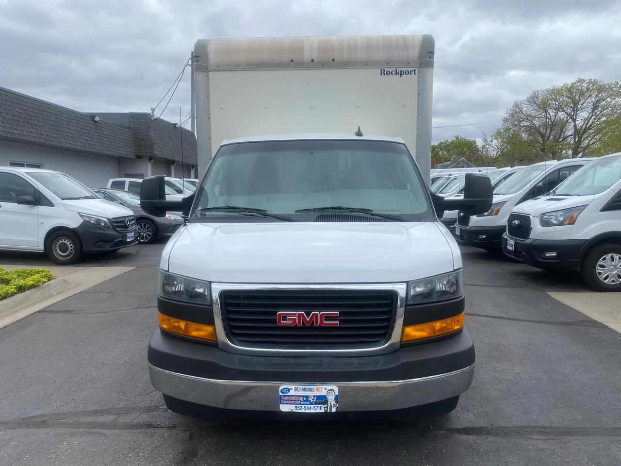 GMC Savana Cutaway  2021