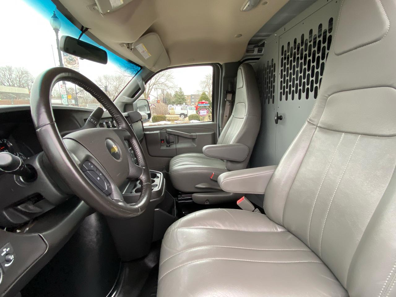 Chevrolet Express Cargo Van  2022