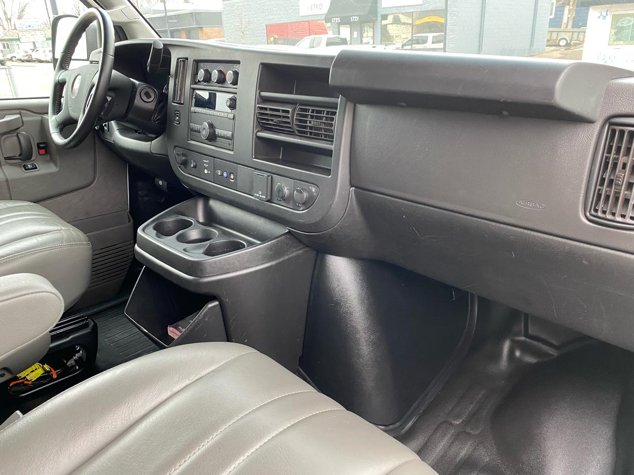 Chevrolet Express Cargo Van  2022