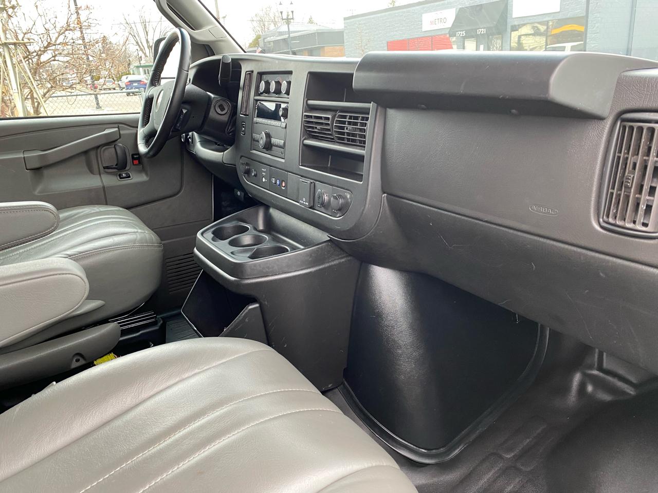 Chevrolet Express Cargo Van  2022