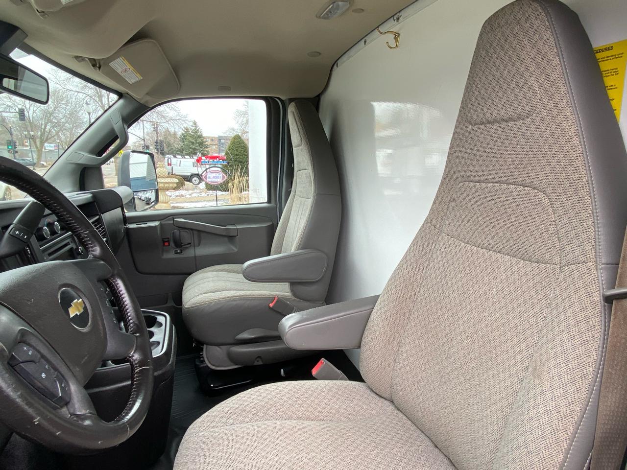 Chevrolet Express Commercial Cutaway 3500 Van 139" 2020