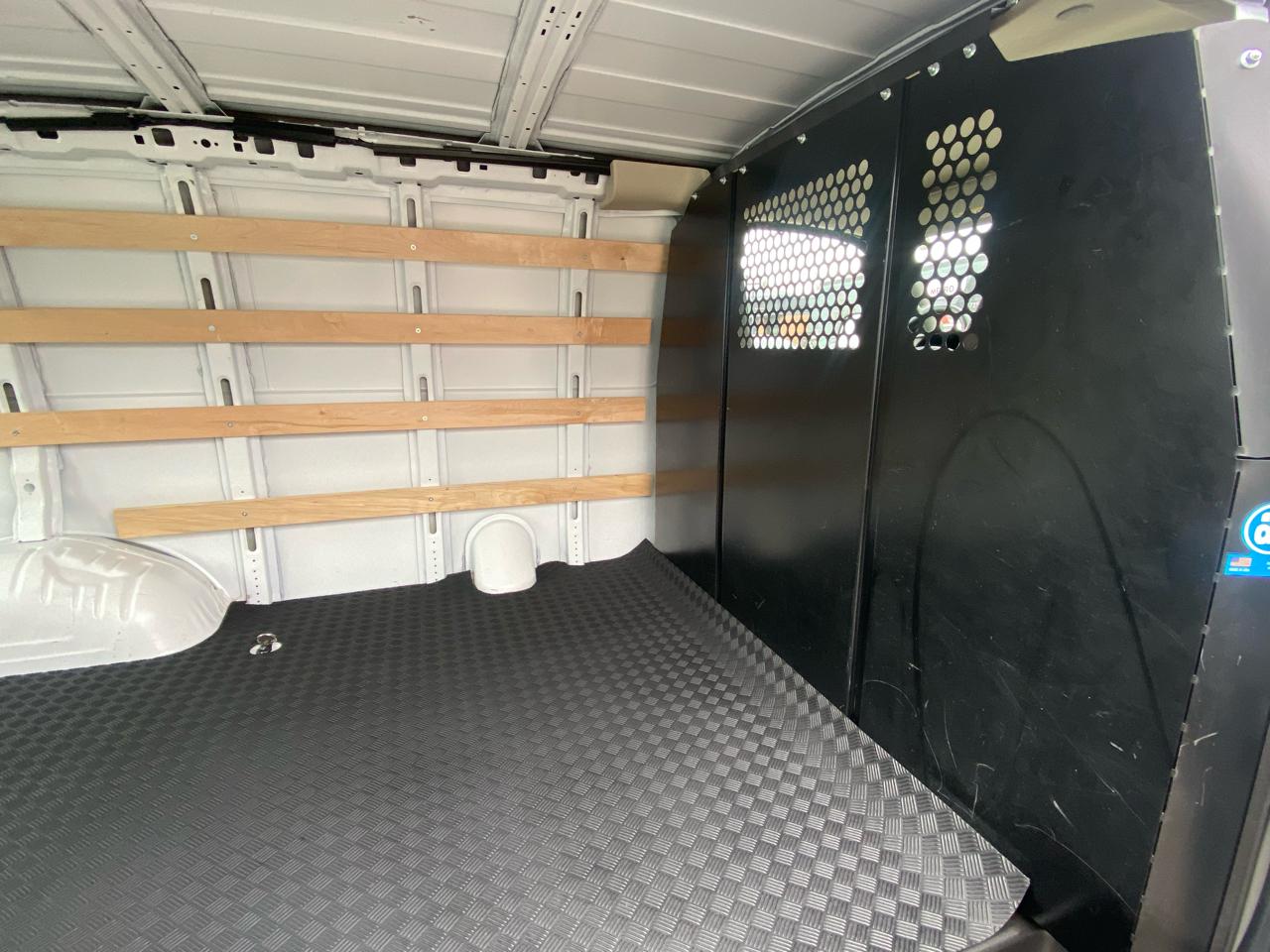 Chevrolet Express Cargo Van RWD 2500 135" 2024