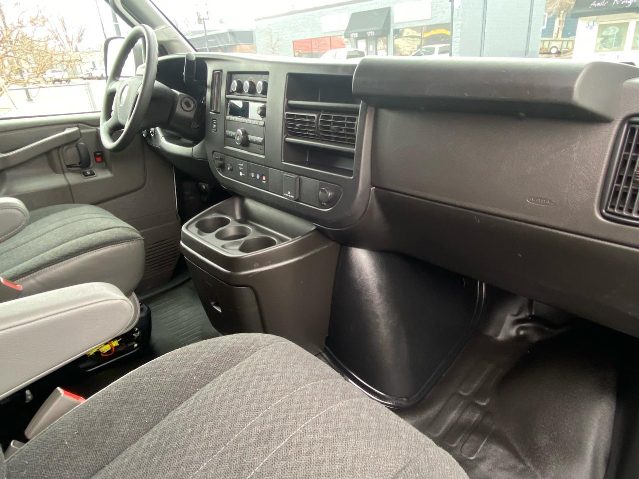 Chevrolet Express Cargo Van RWD 2500 135" 2024