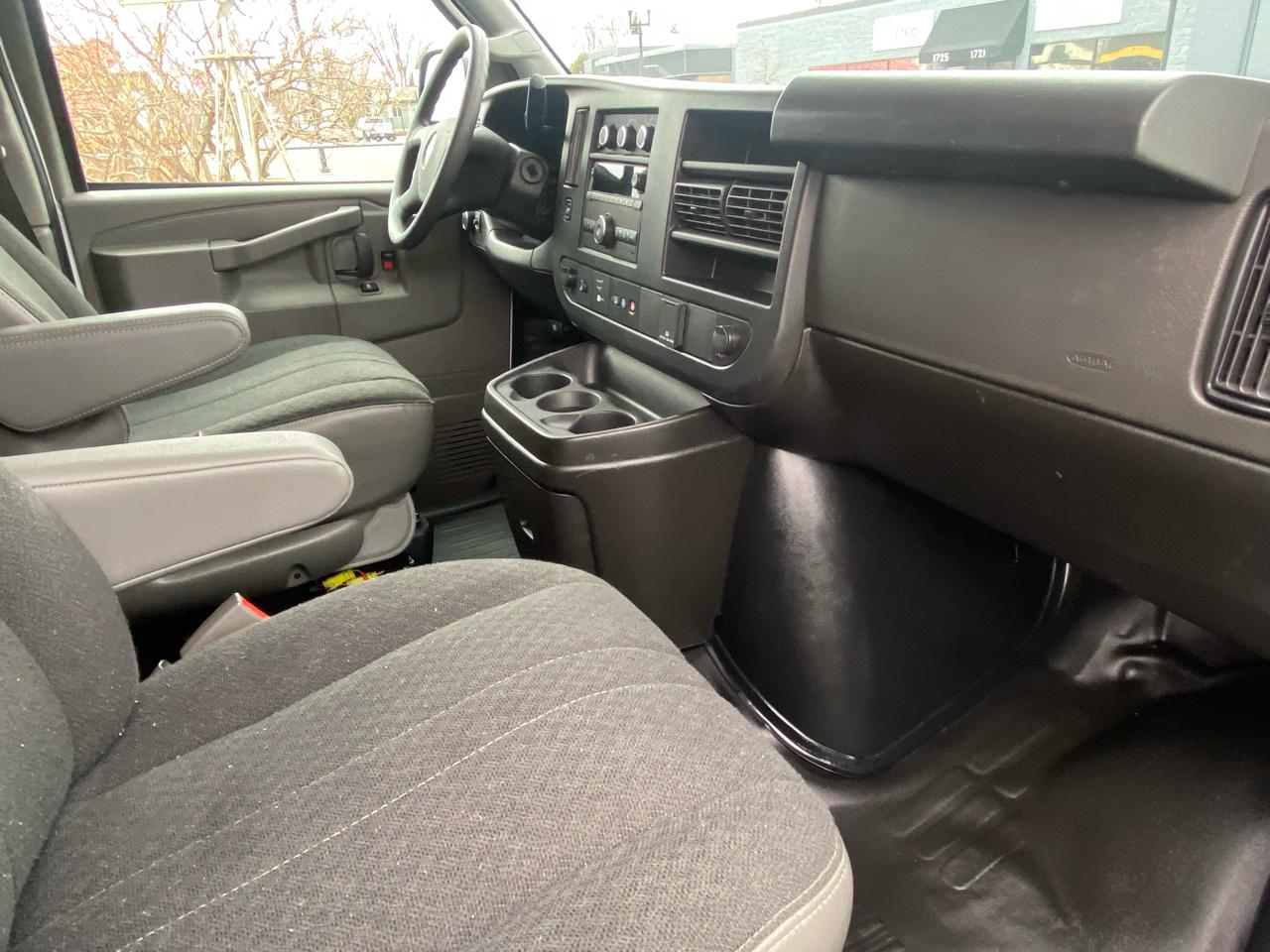 Chevrolet Express Cargo Van RWD 2500 135" 2024