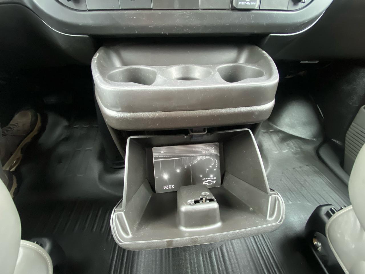 Chevrolet Express Cargo Van RWD 2500 135" 2024