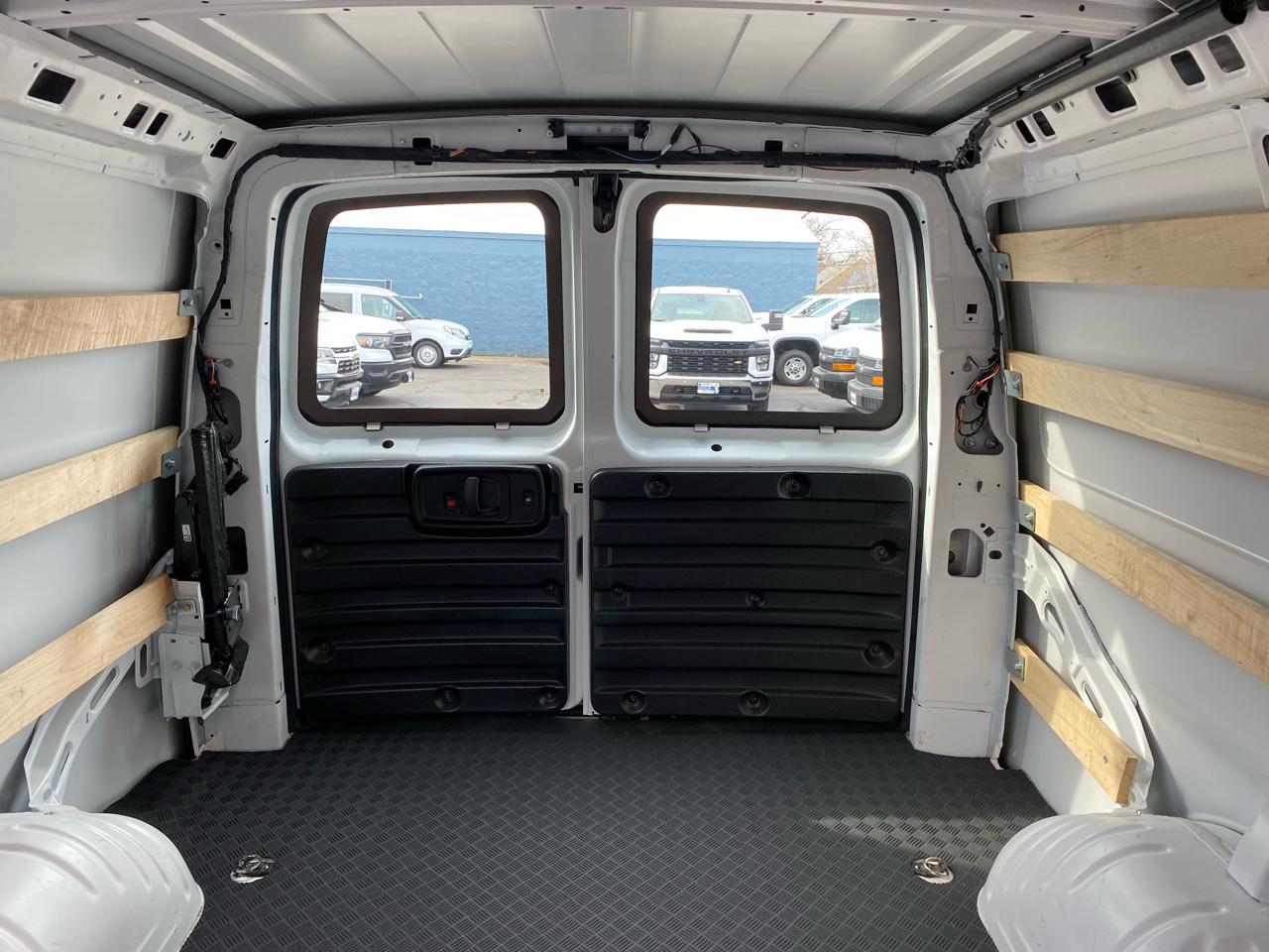 GMC Savana Cargo Van RWD 2500 135" 2024