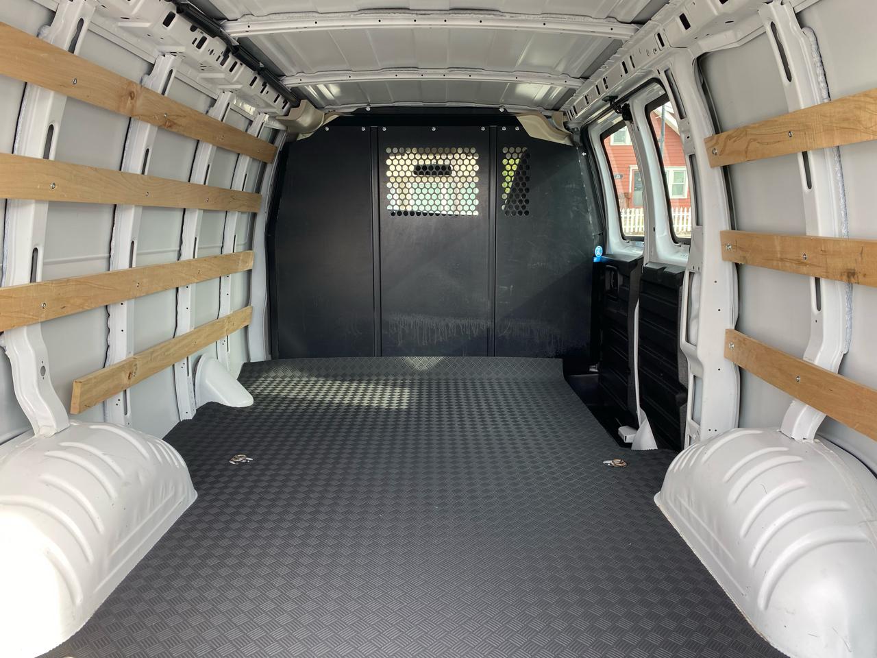 GMC Savana Cargo Van RWD 2500 135" 2024