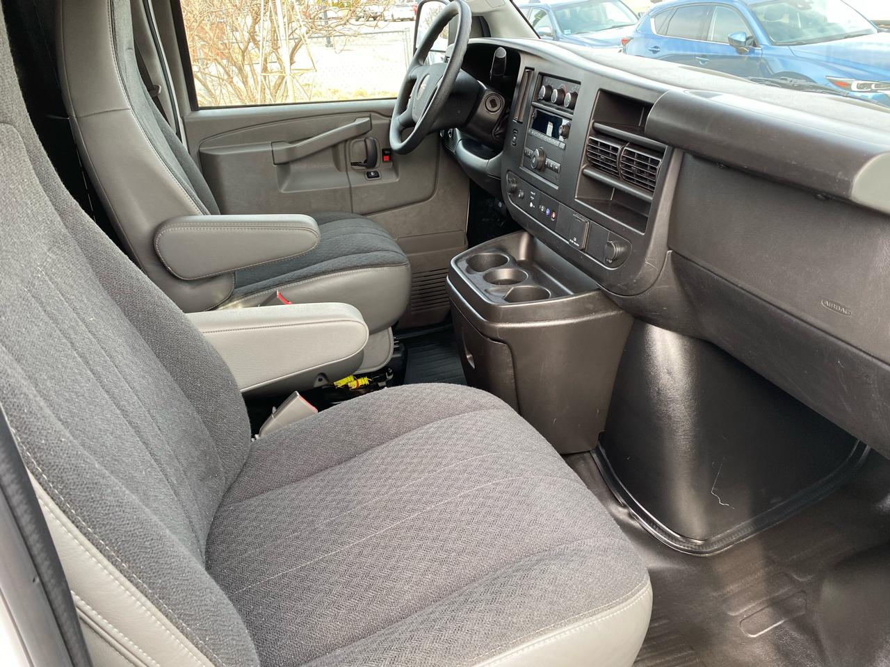 GMC Savana Cargo Van RWD 2500 135" 2024