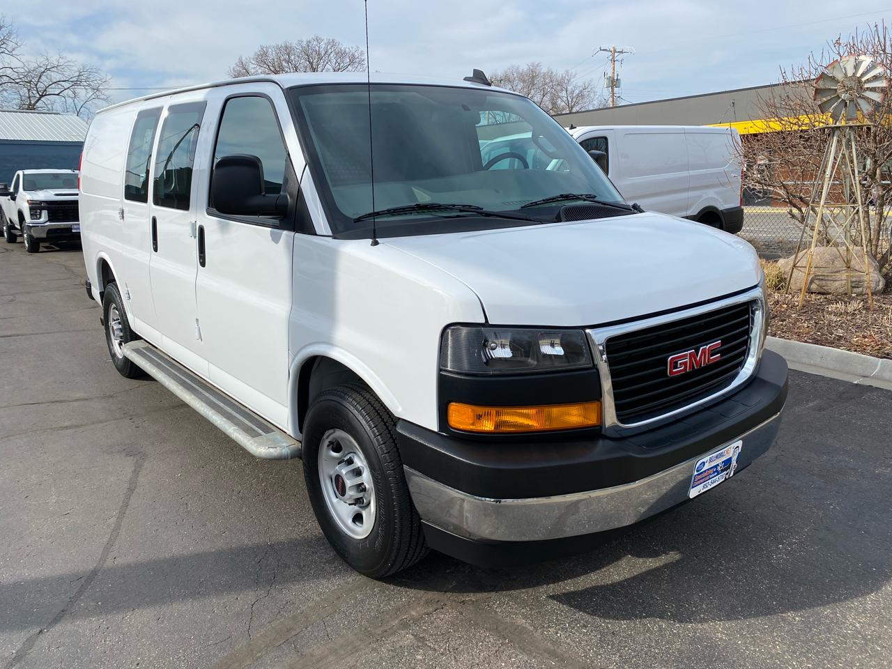 Chevrolet Express Cargo Van RWD 2500 135" 2024