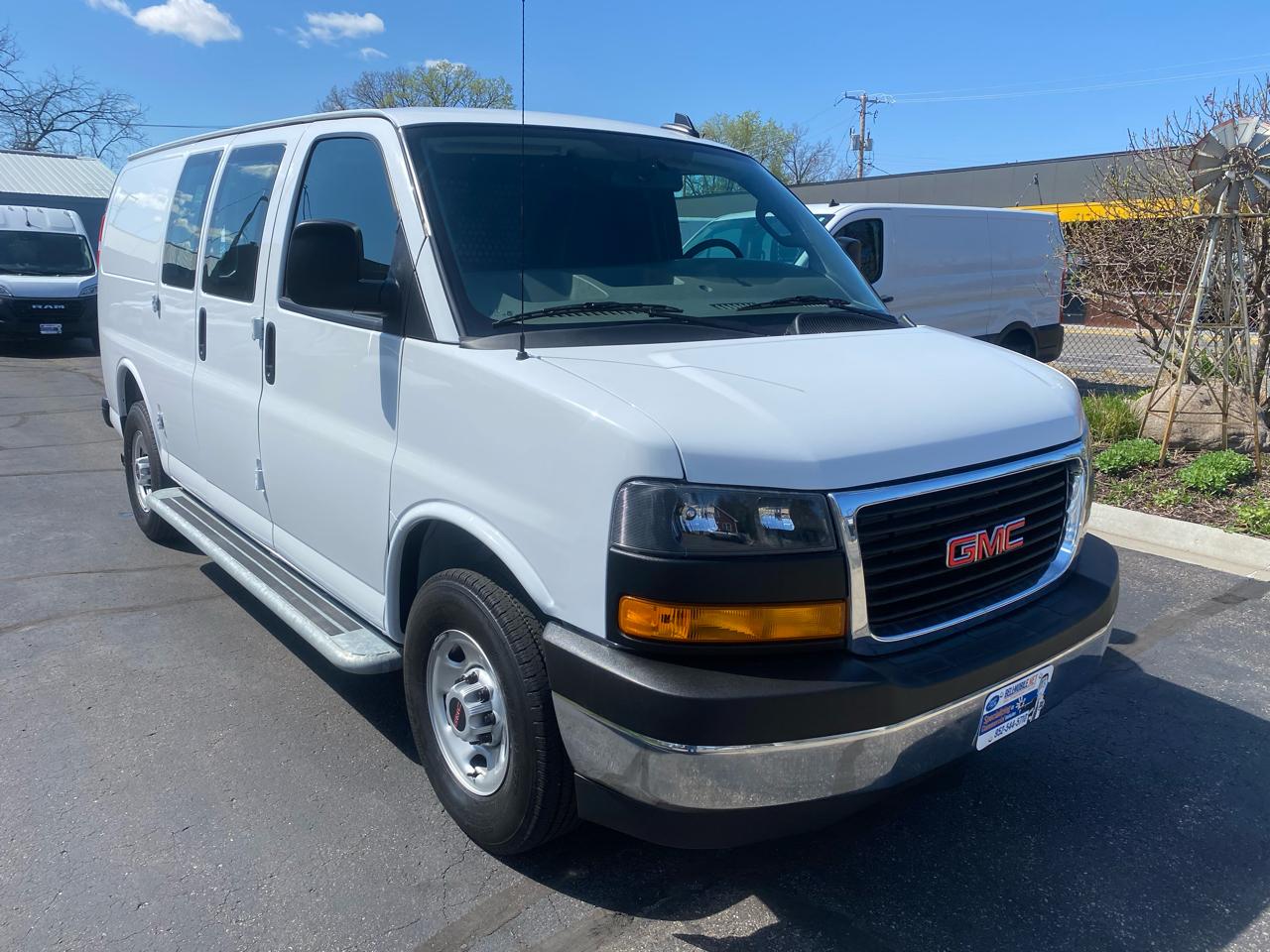 Chevrolet Express Cargo Van RWD 2500 135" 2024