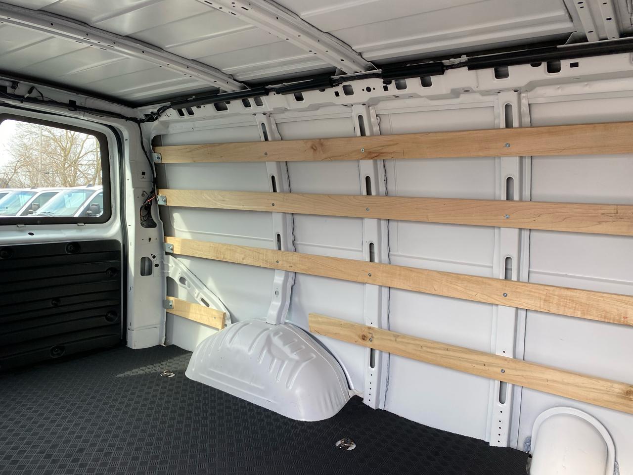 GMC Savana Cargo Van RWD 2500 135" 2024